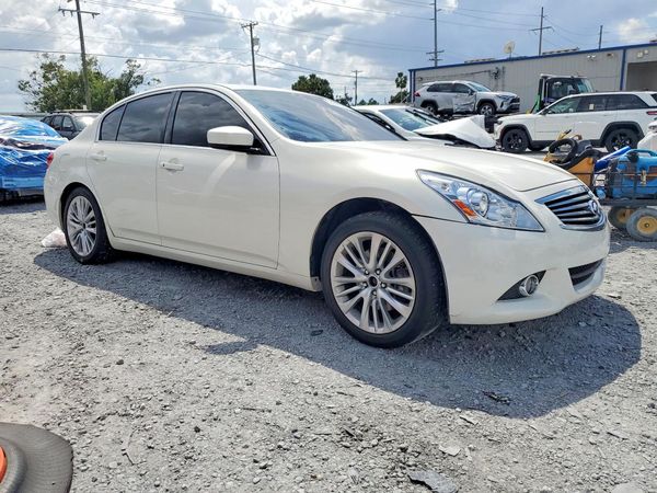 2013 INFINITI G37 — Passenger 3/4