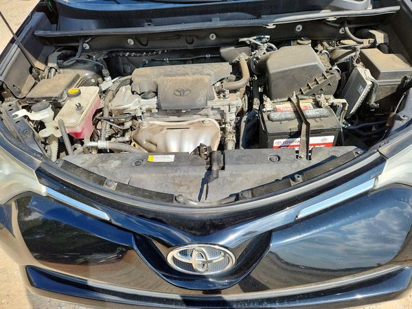 2016 TOYOTA RAV4 XLE (M Grade) — Engine bay