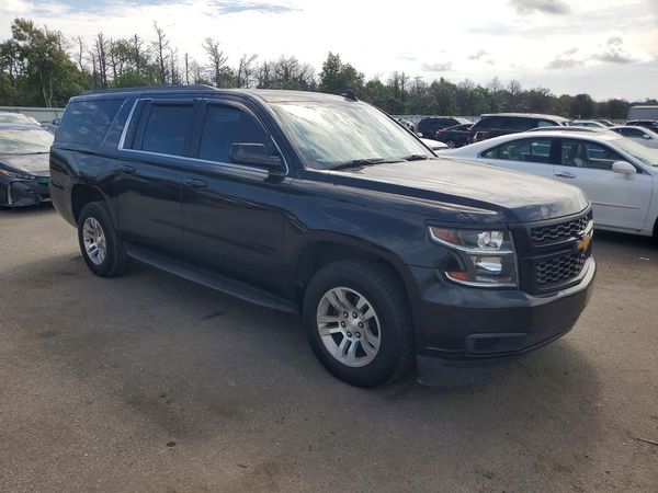 2018 CHEVROLET SUBURBAN LT — Passenger 3/4