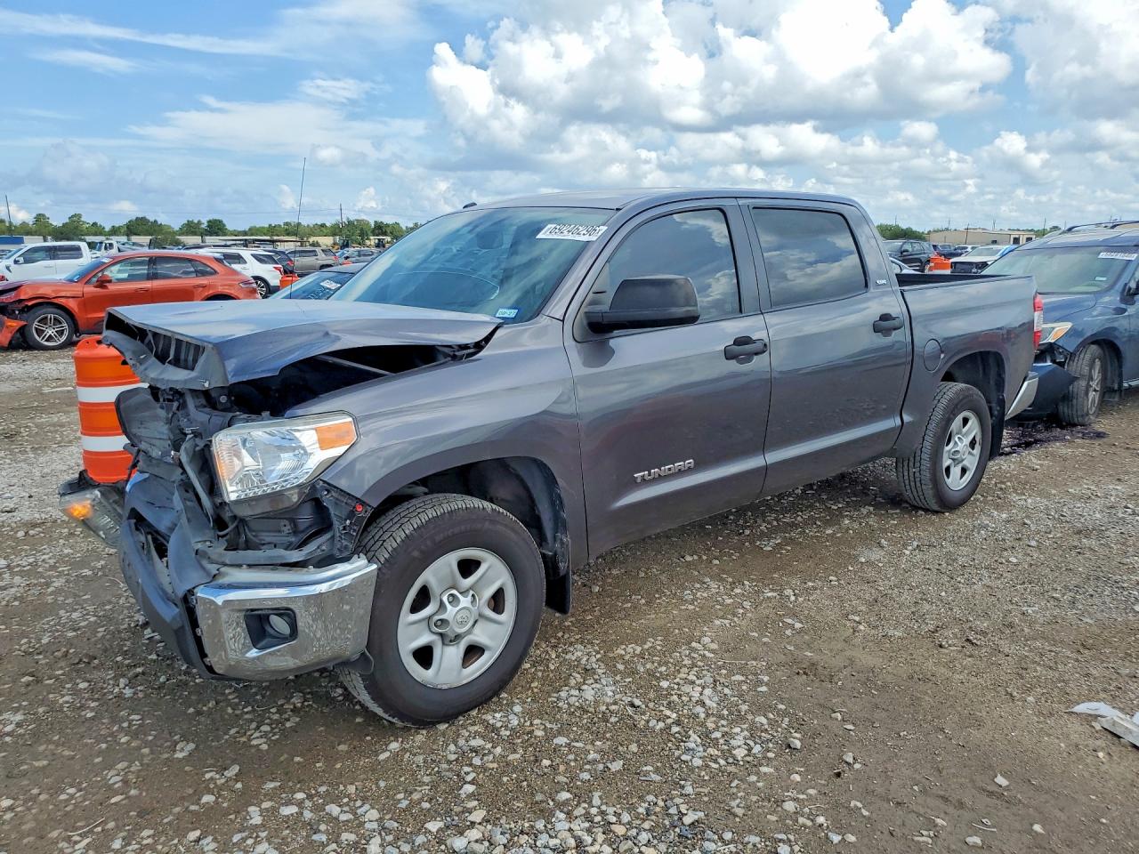 2017 TOYOTA TUNDRA SR5