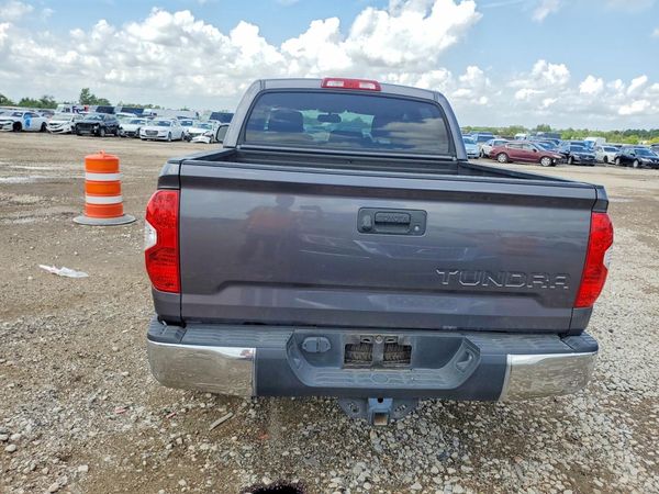 2017 TOYOTA TUNDRA SR5