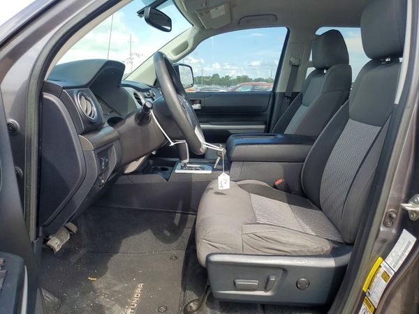 2017 TOYOTA TUNDRA SR5