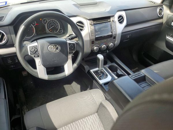 2017 TOYOTA TUNDRA SR5