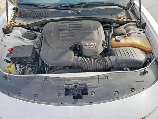 2019 DODGE CHARGER — Engine bay