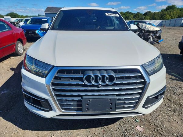 2017 AUDI Q7 quattro Prestige