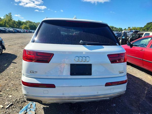 2017 AUDI Q7 quattro Prestige