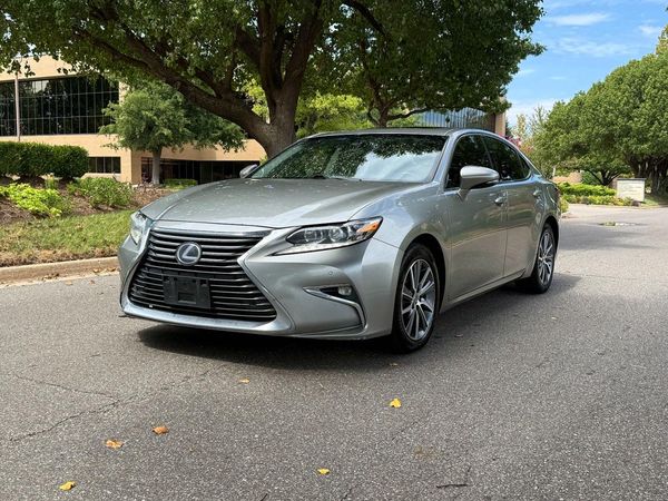 2018 LEXUS ES300 300h