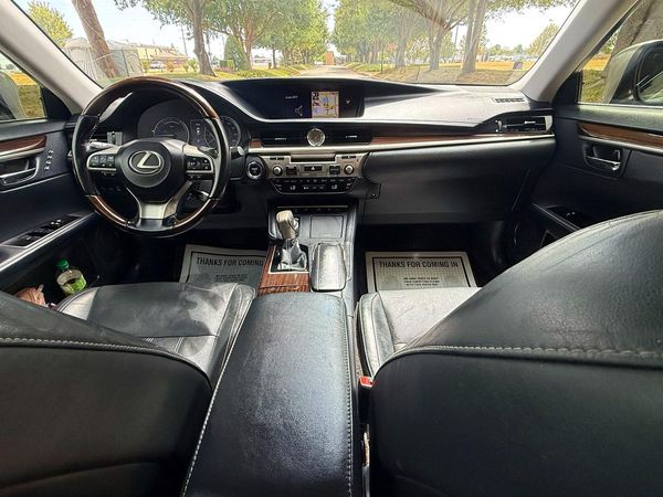 2018 LEXUS ES300 300h