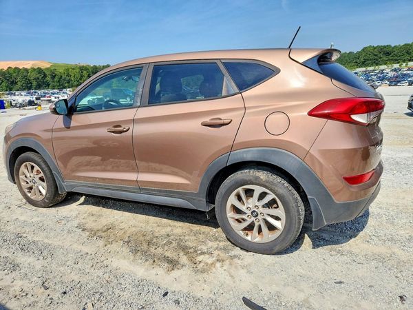 2017 HYUNDAI TUCSON SE (no options)