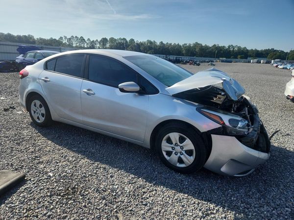 2017 KIA FORTE — Passenger 3/4