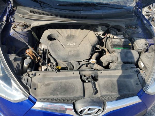 2012 HYUNDAI VELOSTER — Engine bay