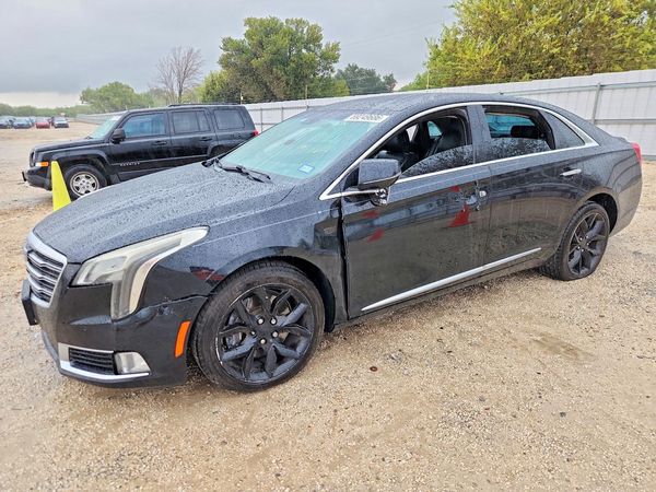 2018 CADILLAC XTS Premium Luxury — Front 3/4
