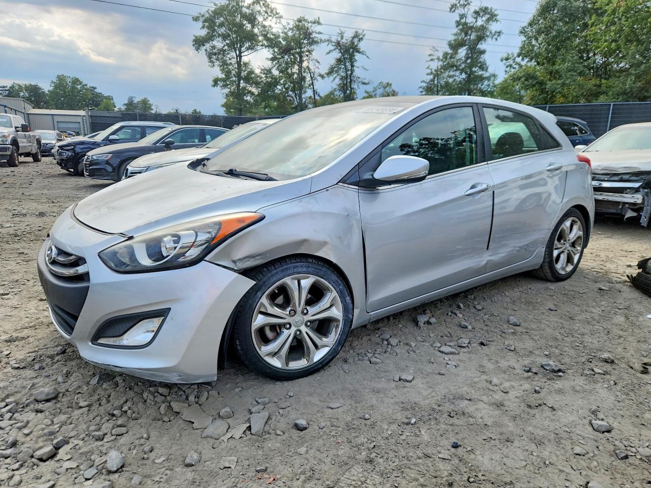 2013 HYUNDAI ELANTRA — Front 3/4