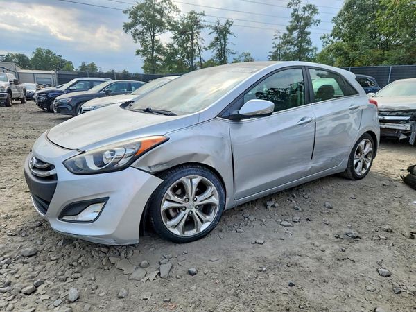2013 HYUNDAI ELANTRA — Front 3/4
