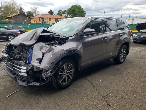 2019 TOYOTA HIGHLANDER — DSFA — Front 3/4