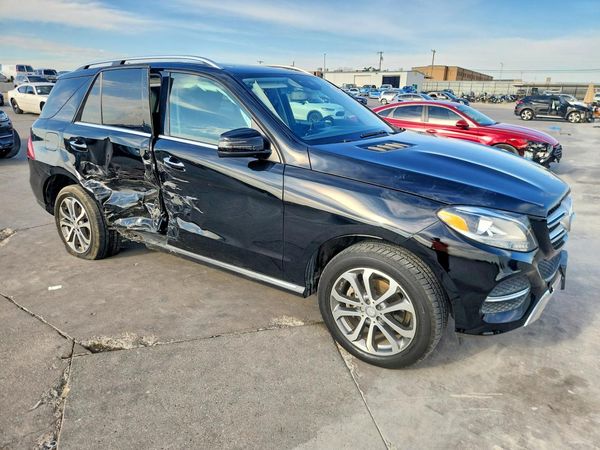 2016 MERCEDES-BENZ GLE GLE350 — Passenger 3/4