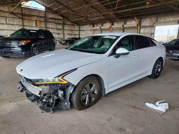 2021 KIA K5 — Front 3/4