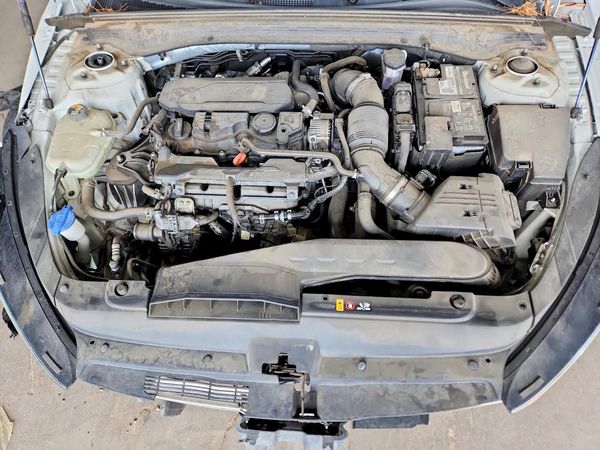 2021 KIA K5 — Engine bay