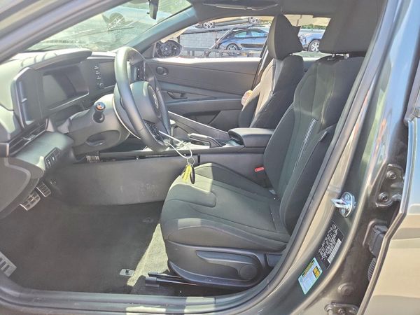 2026 HYUNDAI ELANTRA — DENT