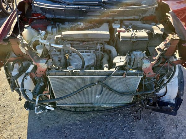 2020 NISSAN ROGUE — Engine bay