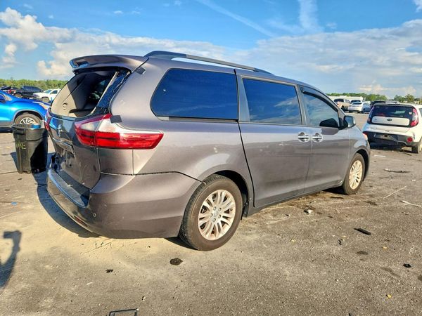 2017 TOYOTA SIENNA