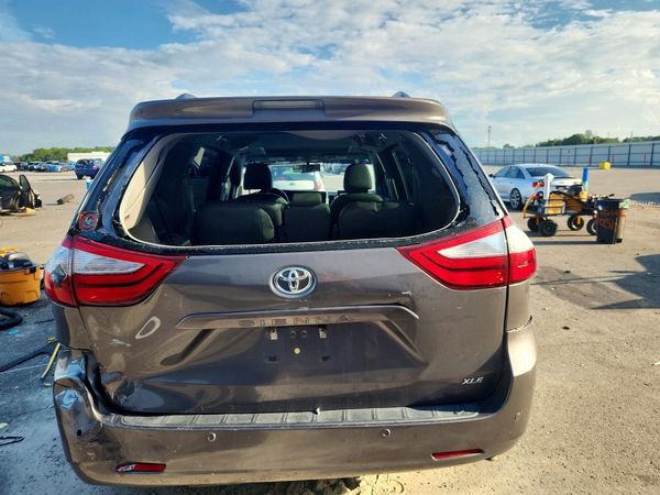 2017 TOYOTA SIENNA