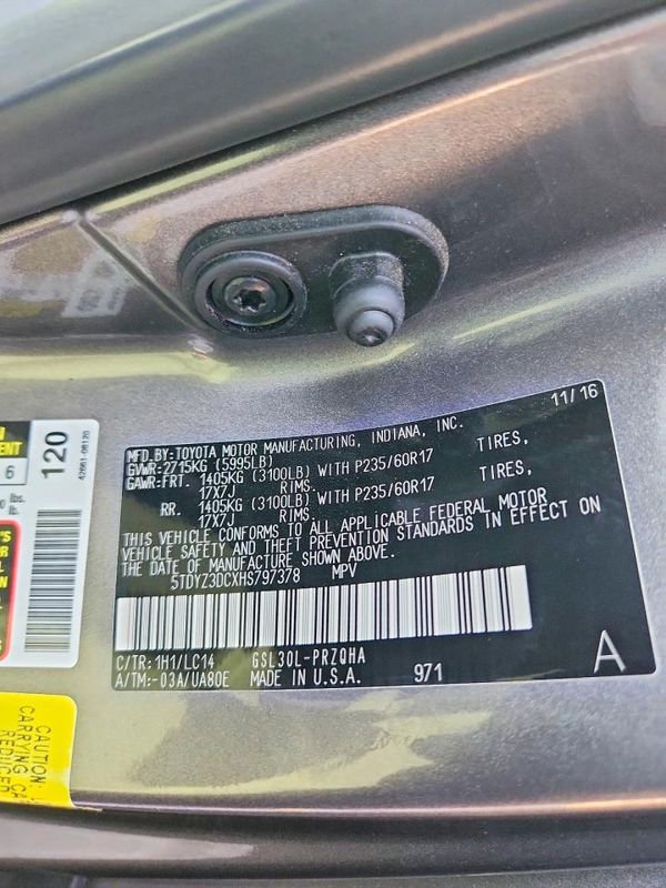 2017 TOYOTA SIENNA