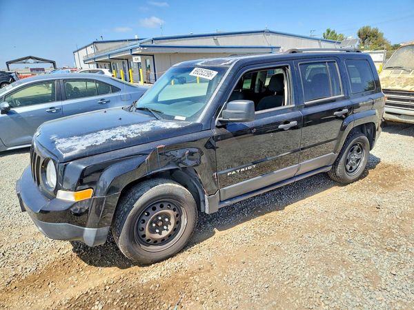 2015 JEEP PATRIOT Sport — Front 3/4