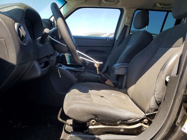 2015 JEEP PATRIOT Sport — DENT