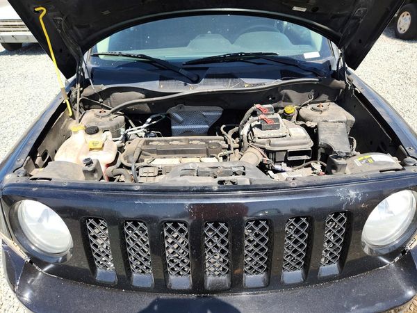 2015 JEEP PATRIOT Sport — Engine bay
