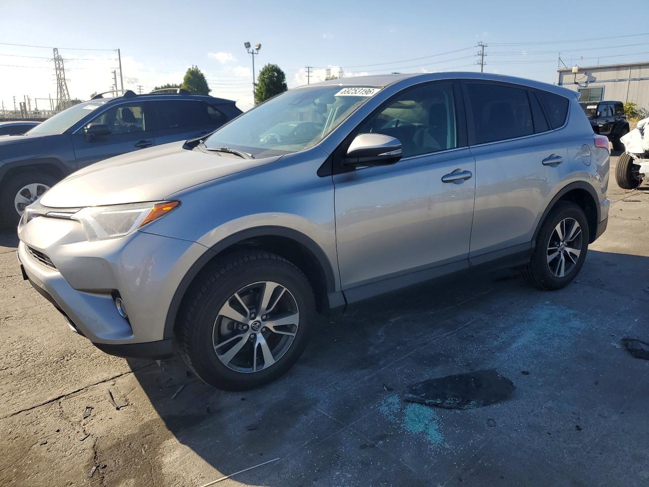 2018 TOYOTA RAV4 Adventure/XLE — Front 3/4