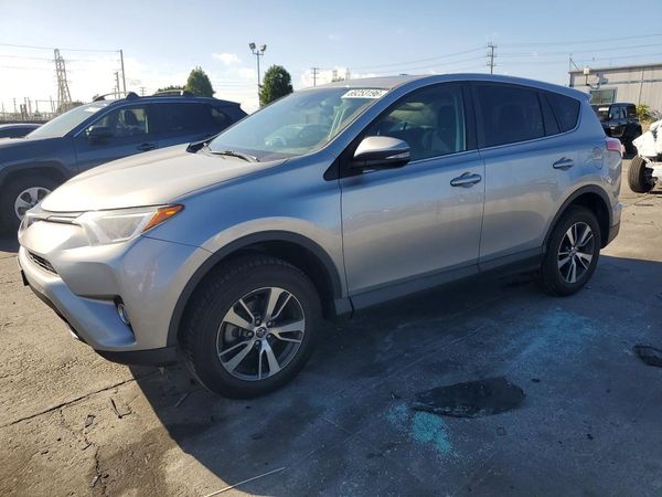 2018 TOYOTA RAV4 Adventure/XLE — Front 3/4
