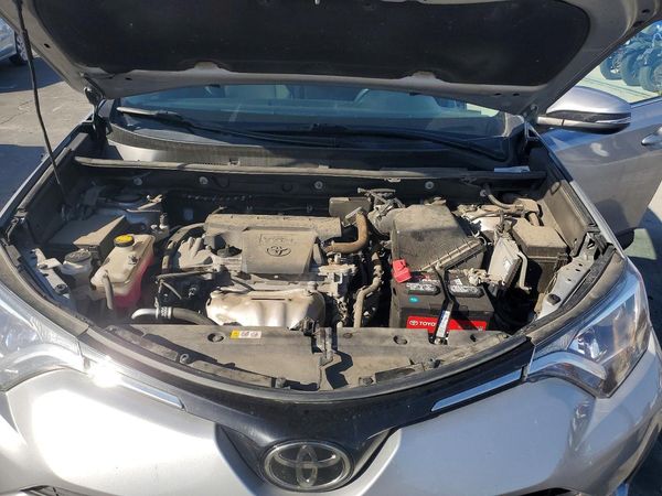 2018 TOYOTA RAV4 Adventure/XLE — Engine bay