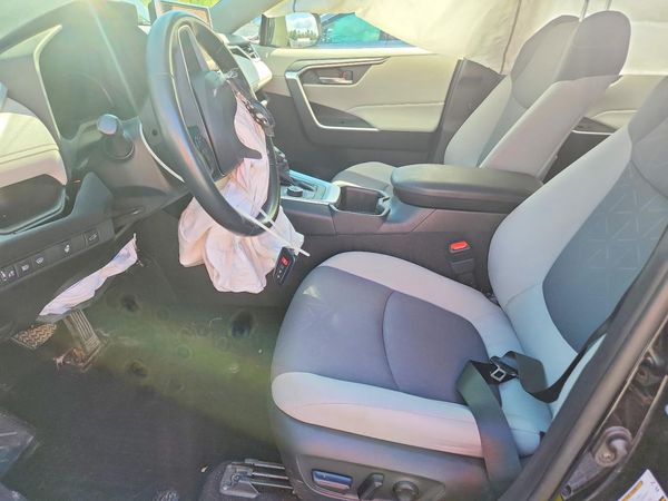 2024 TOYOTA RAV4 XLE — DENT