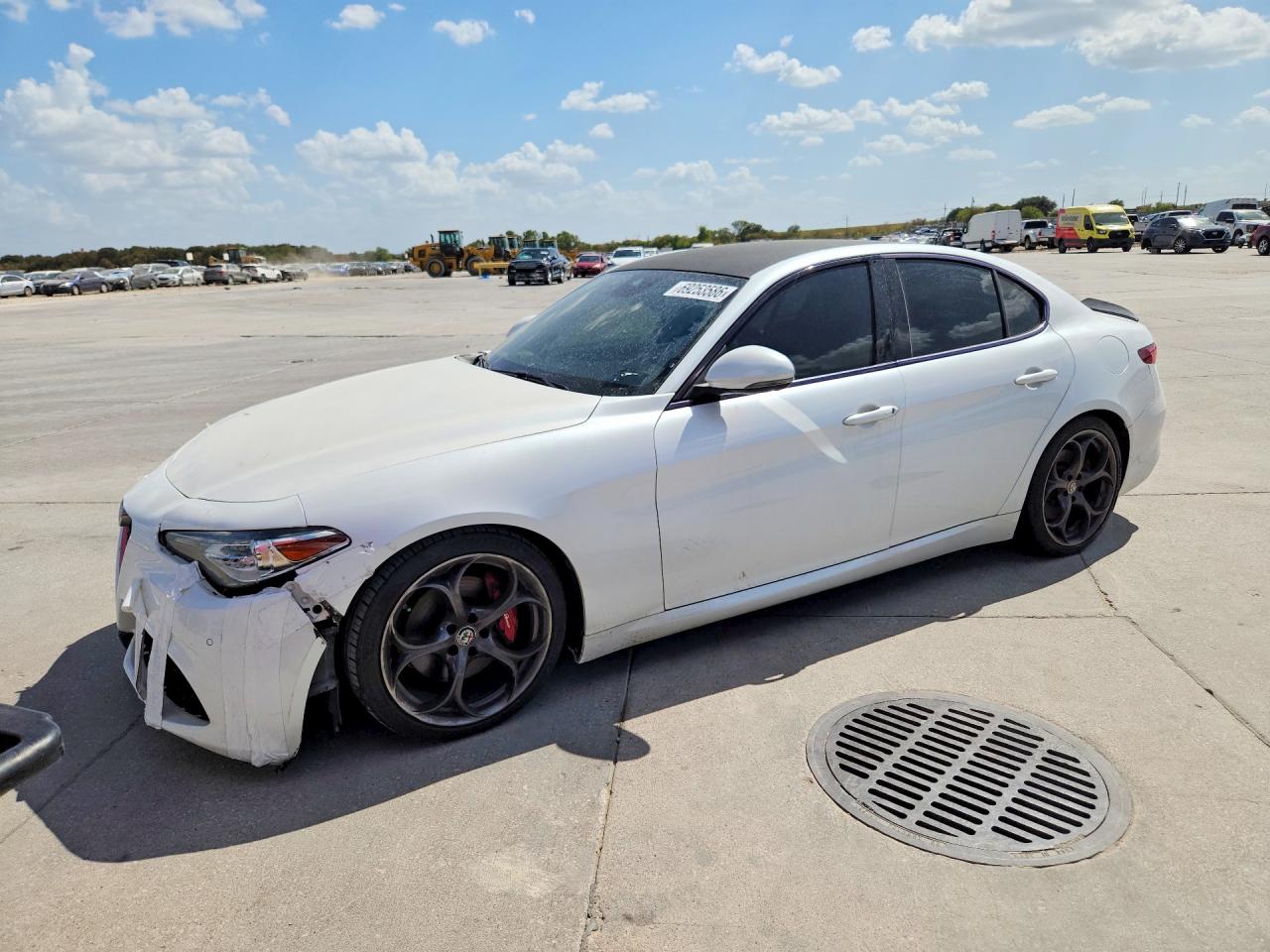 2017 ALFA ROMEO GIULIA TI RWD — Front 3/4