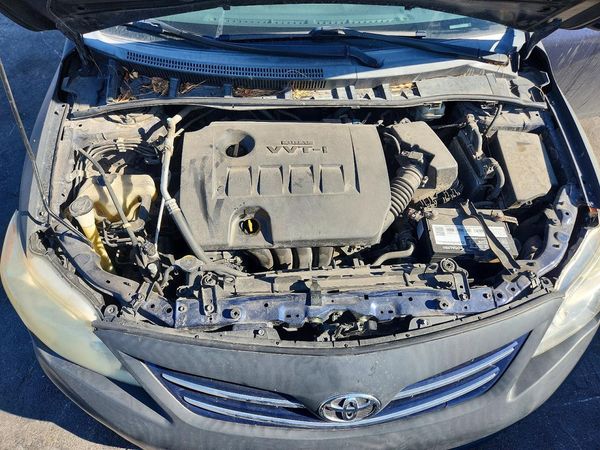 2013 TOYOTA COROLLA — Engine bay
