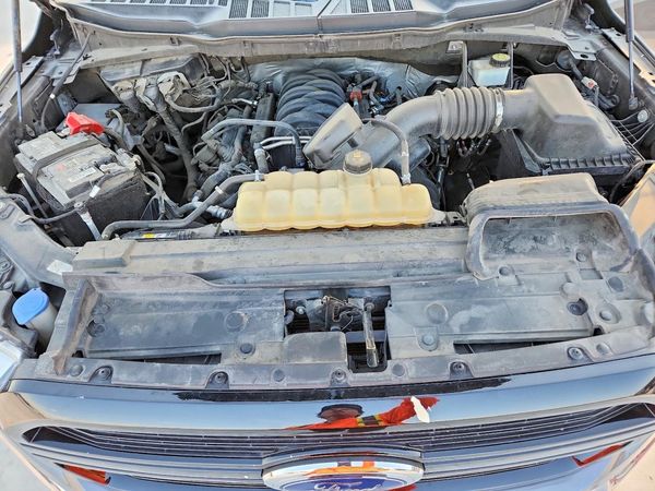 2021 FORD F150 — Engine bay