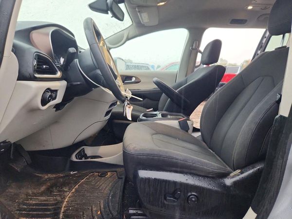 2018 CHRYSLER PACIFICA — DENT