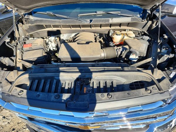 2019 CHEVROLET SILVERADO LTZ — Engine bay