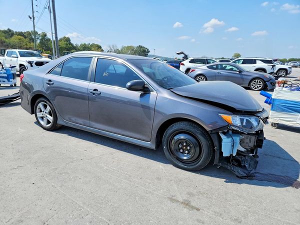 2013 TOYOTA CAMRY — Passenger 3/4