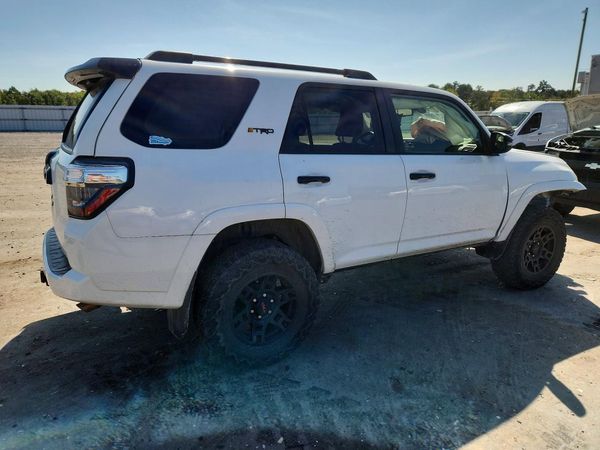 2021 TOYOTA 4RUNNER Venture