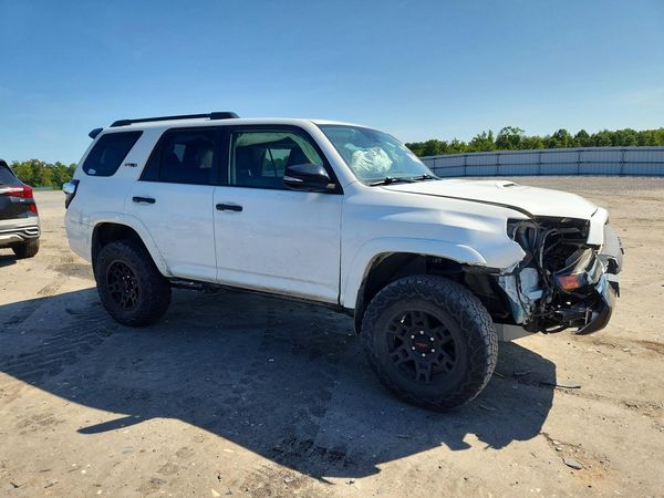 2021 TOYOTA 4RUNNER Venture