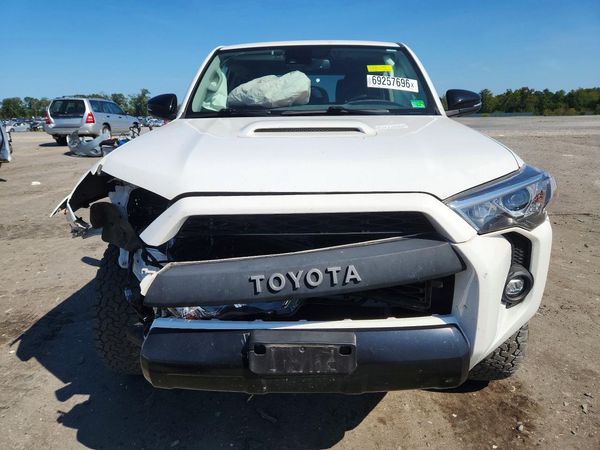 2021 TOYOTA 4RUNNER Venture