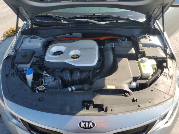 2017 KIA OPTIMA — Engine bay