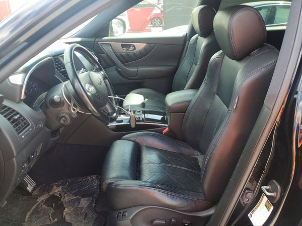 2016 INFINITI QX70 — DENT