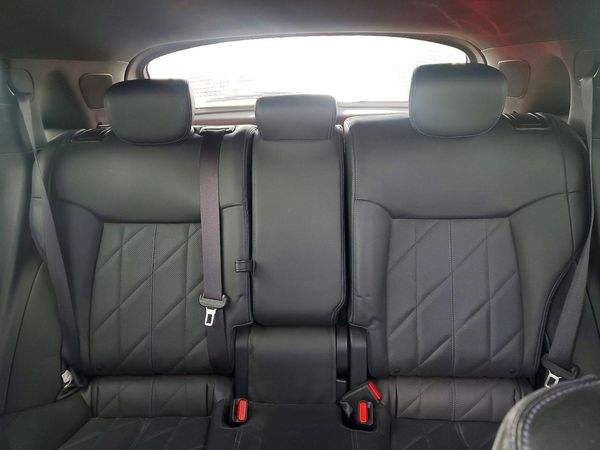 2016 INFINITI QX70 — SUVN
