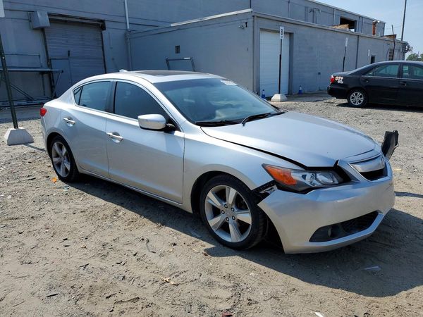2013 ACURA ILX 20 PREMIUM — Passenger 3/4