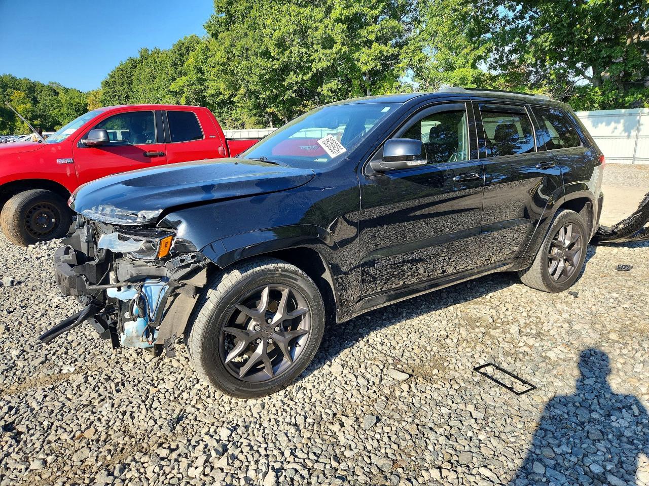 2019 JEEP GRAND CHEROKEE — Front 3/4