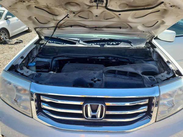2015 HONDA PILOT EX-L — Engine bay