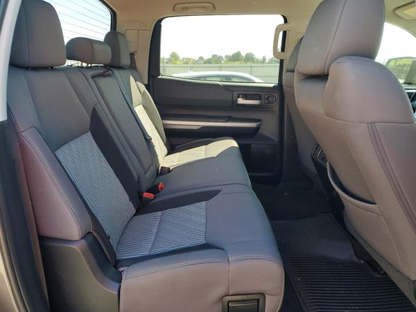 2015 TOYOTA TUNDRA SR5 Grade